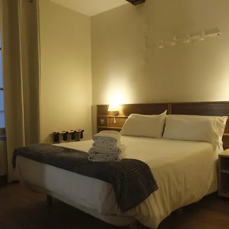 Artea בית הארחה 2*