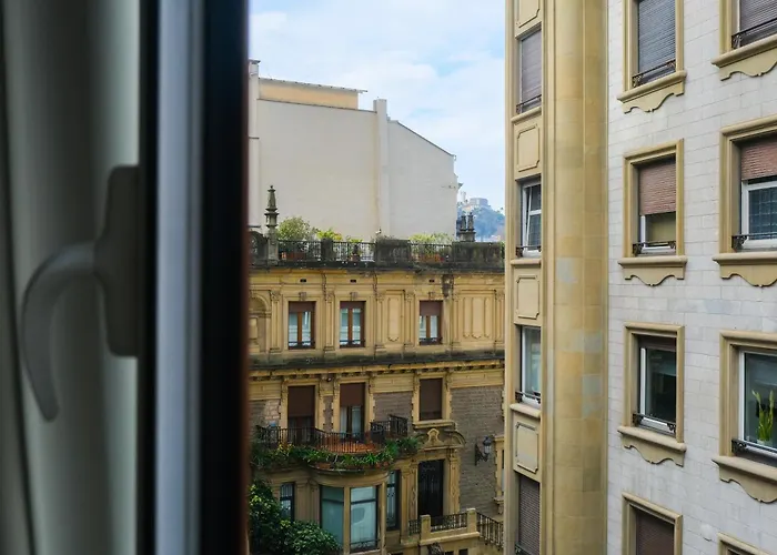 Artea בית הארחה 2*